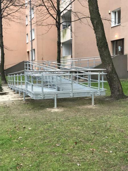 Podjazd z balustradami 11