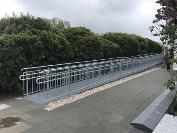 Podjazd z balustradami 4