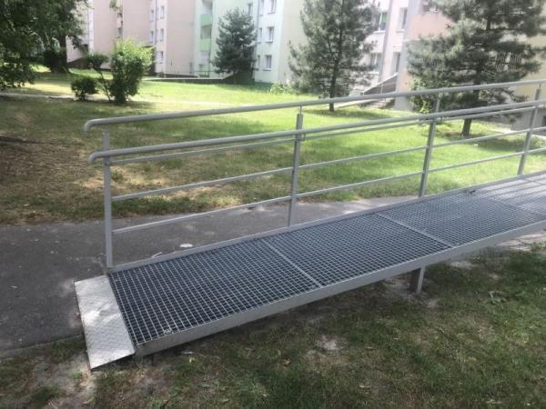 Podjazd z balustradami 5